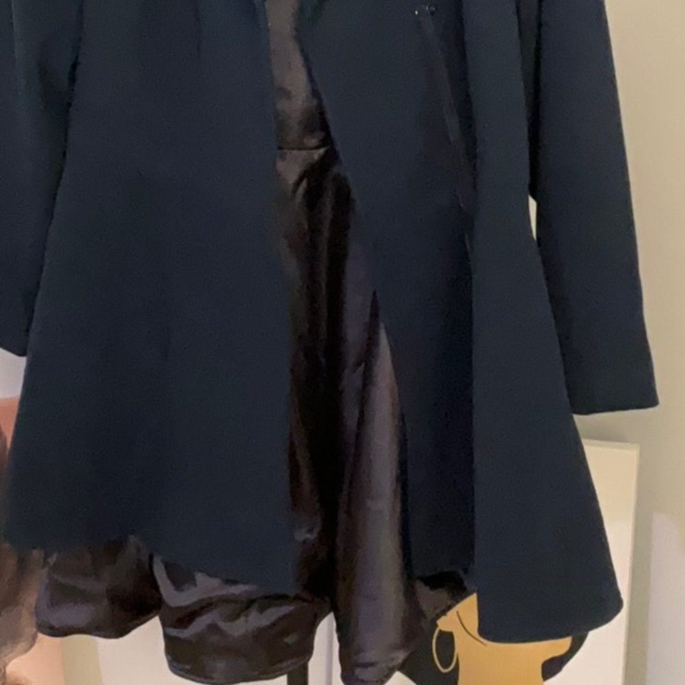 High low Coat - Picture 2 of 12